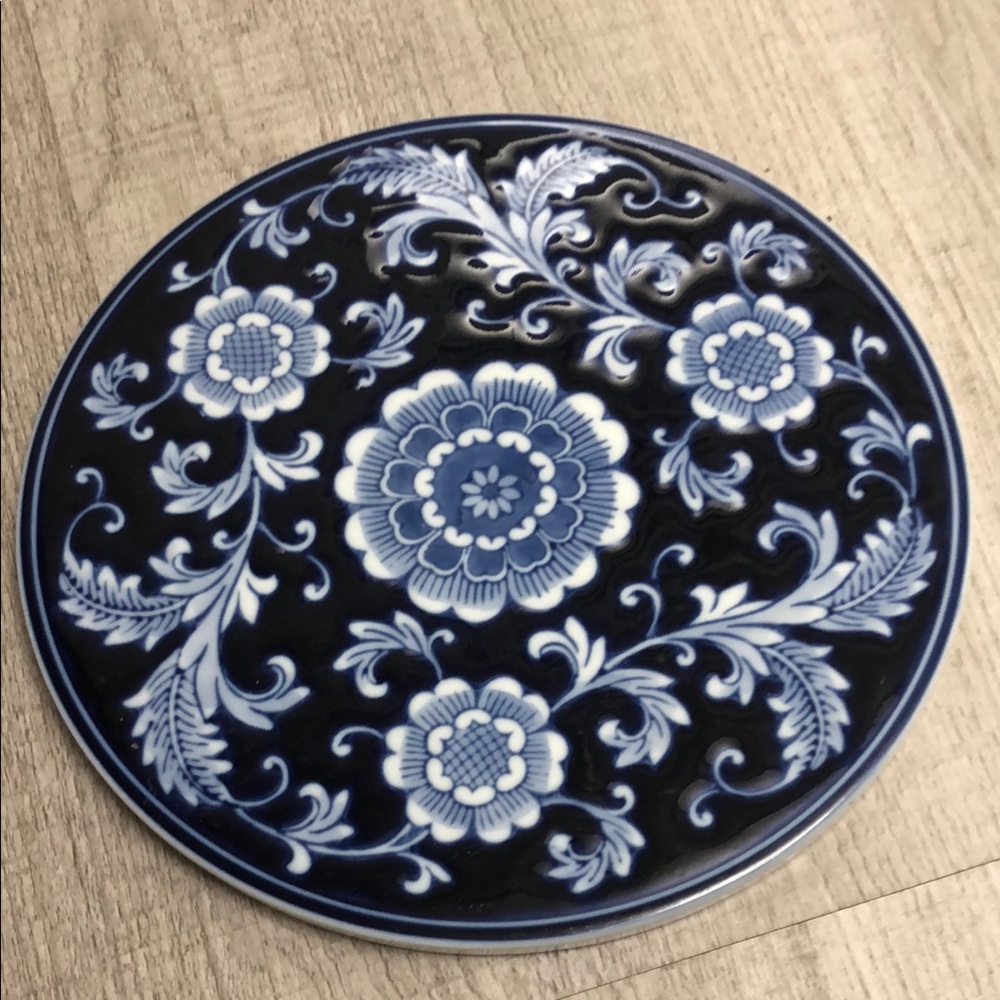 Pier 1 Imports Vintage Mandarin Trivet Blue and White floral 8 inch Porcelain 💙